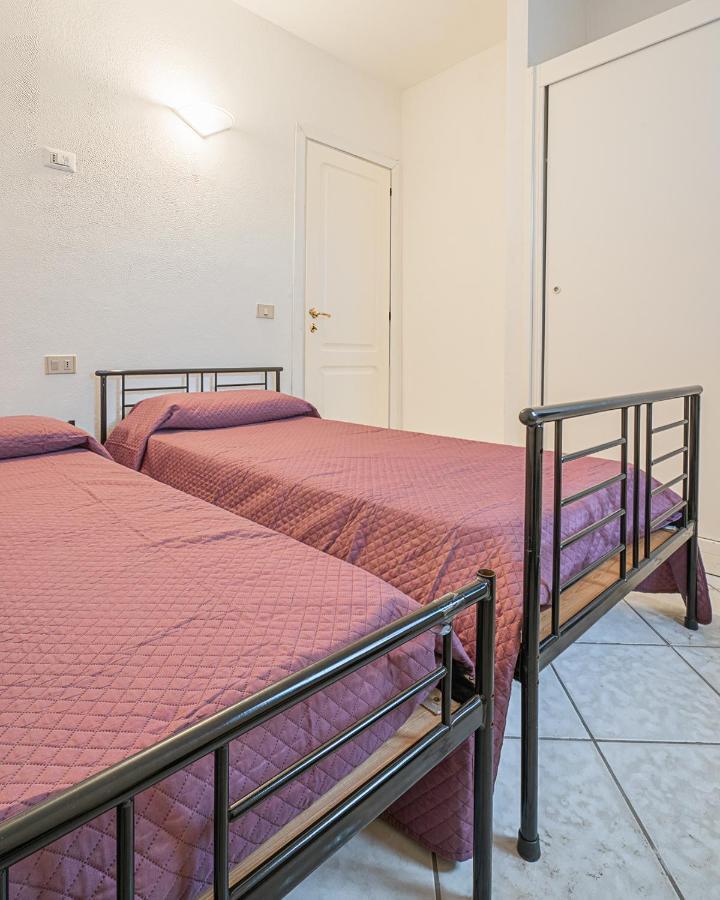 Ambra Holiday Rooms سان تيودورو المظهر الخارجي الصورة