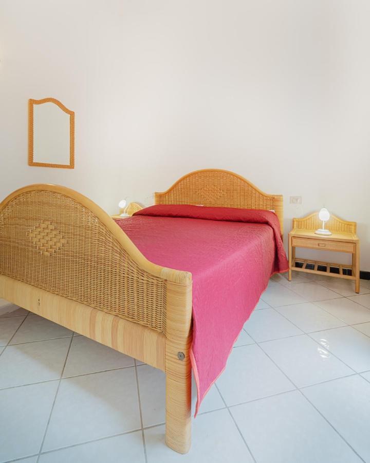 Ambra Holiday Rooms سان تيودورو المظهر الخارجي الصورة